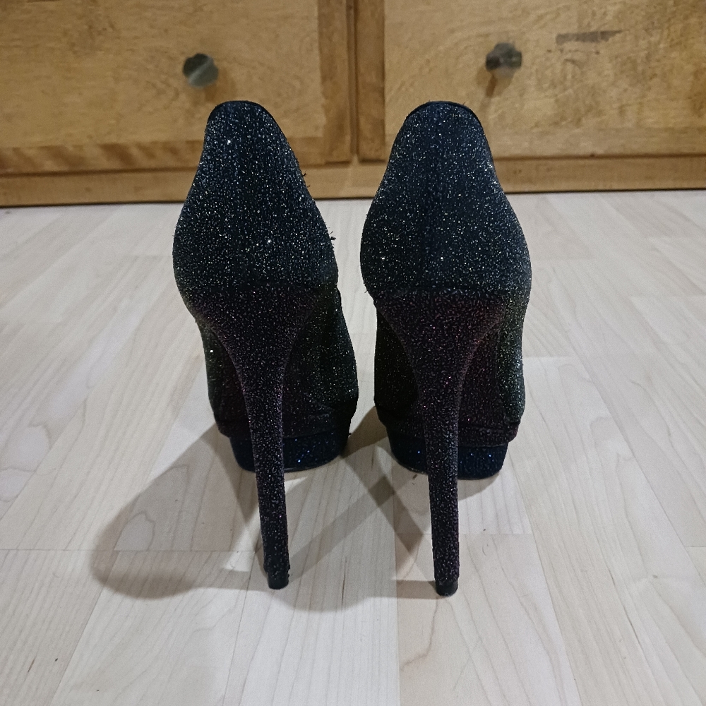Shoes - Picture 3 of 3